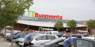 Importunavano clienti Buonvento, 3 fogli di via