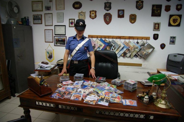 Sequestrati 300 dvd, denunciato venditore