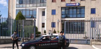 Vede carabinieri e torna indietro, inseguito e spedito in cella