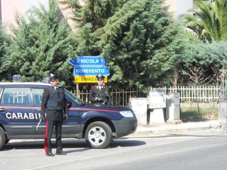 Percosse all’ex moglie, arrestato 47enne