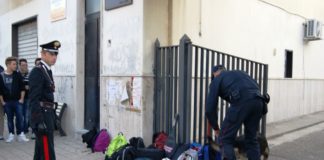 Droga, controlli nelle scuole con le unità cinofile