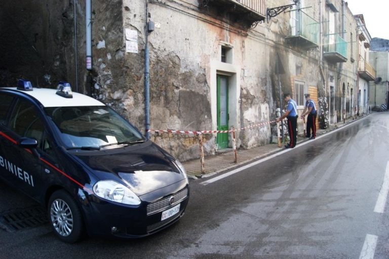 Incendia la casa del padre 83enne a Nocera Inferiore