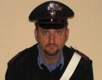 Erba e hashish in casa, denunciato