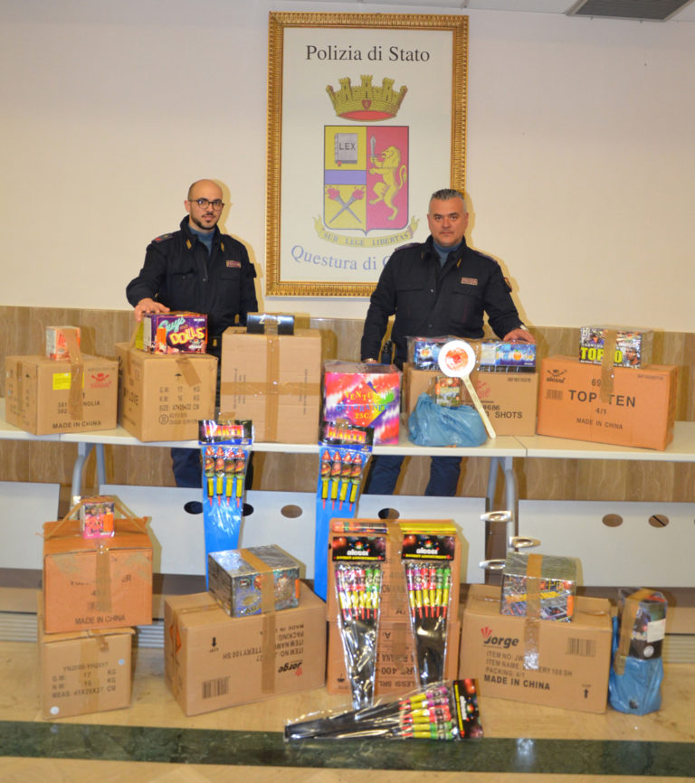 Caserta: maxi sequestro botti illegali, denunciati due fratelli