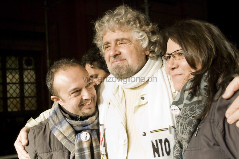 [Fotogallery] – Beppe Grillo a Caserta