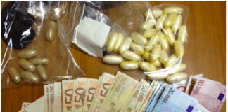 Cocaina ed orina pronta per lo spaccio, 3 arresti