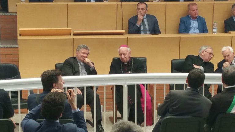 Acerra: cittadinanza onoraria a don Riboldi: sono milanese ma non mi pento di avere vissuto qui FOTO