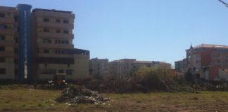 Altro che diserbo, da via Rossa si stanno togliendo i rifiuti speciali (GALLERY)