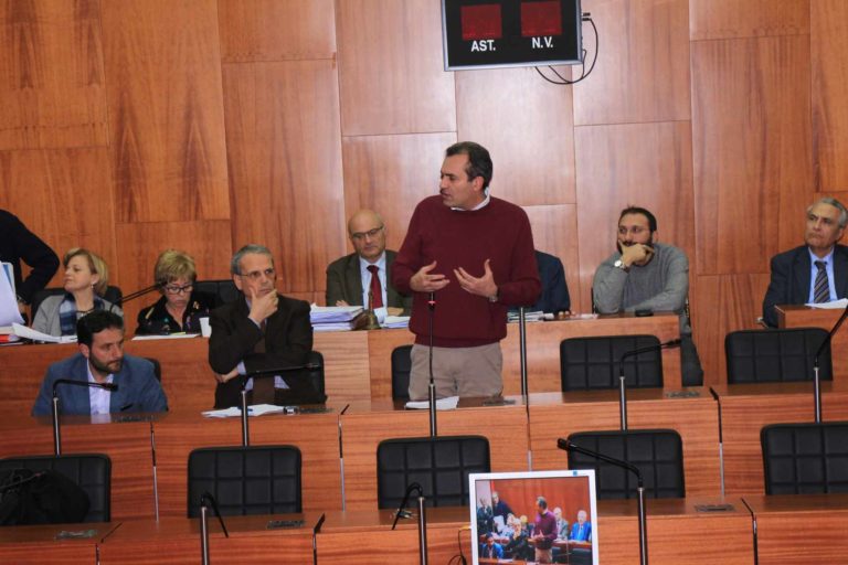 Napoli: no commissariamento Bagnoli, passa documento della maggioranza