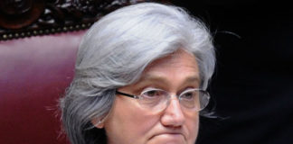 Bindi: Berlusconi si dimetta e poi si ragiona su clemenza