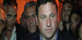 Nicola Esposito conquista il Comune di Lusciano, festa dopo la vittoria (Video)