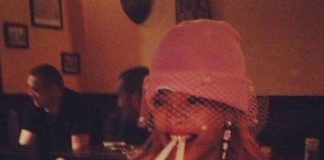 Rihanna ad Amsterdam, su Instagram foto con due maxi spinelli