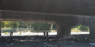 Ennesimo rogo tossico a Ponticelli, foto e video