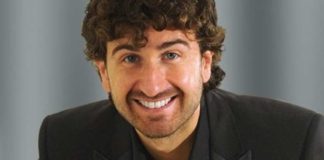 Troppi ‘imbucati’ salta show Siani per Scavi: l’artista devolve 20mila euro