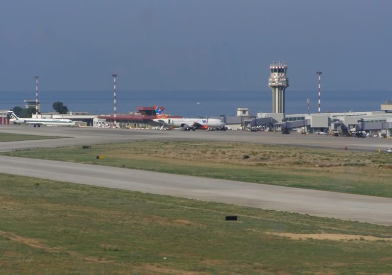 Fulmine provoca incendio, chiuso per 3 ore aeroporto Palermo