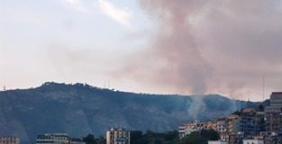 Fiamme su collina Camaldoli, Lopa: tolleranza zero per piromani
