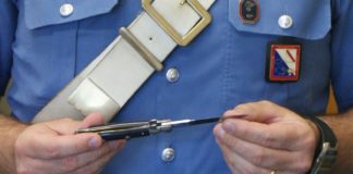 Stalking: tenta di aggredire una donna armato di coltello, in manette