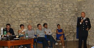 Truffe e furti in casa, cittadini incontrano carabinieri