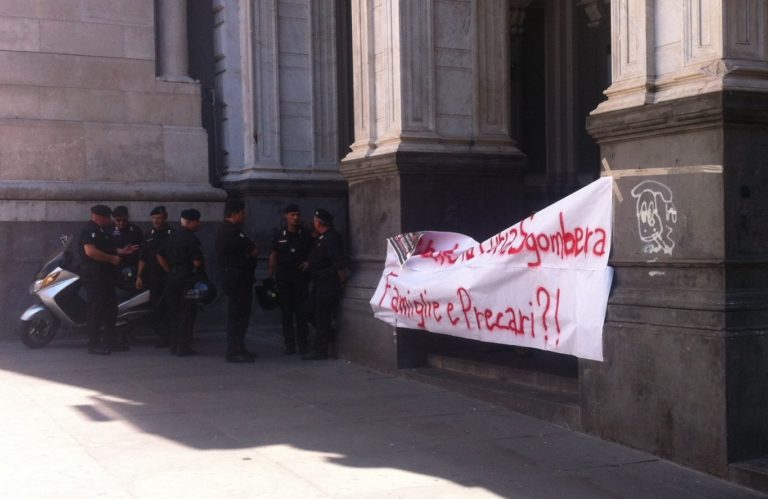 Sgomberata la scuola Belvedere al Vomero, senza casa occupano museo San Gennaro