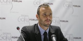 Pistorius tratta risarcimento con famiglia Steenkamp