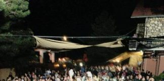 Centinaia di giovani in delirio per il dj set di Tedd Patterson