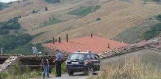 Tetto divelto a causa del maltempo, salvato anziano