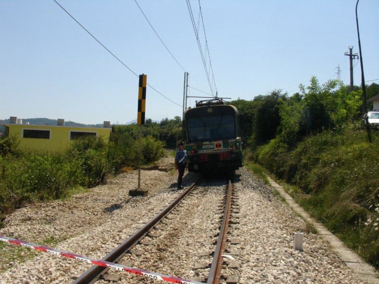 73enne investita e uccisa da un treno in corsa