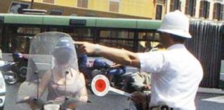 Rifiuti: 30 multe della Polizia municipale a Napoli