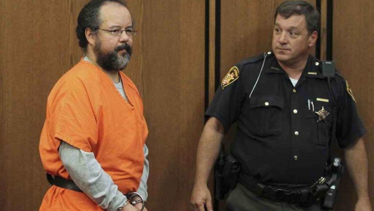 ‘Mostro di Cleveland’ trovato impiccato in cella