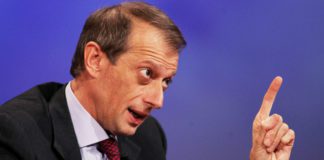 Pd, Fassino e Cuperlo bacchettano Renzi: basta polemiche