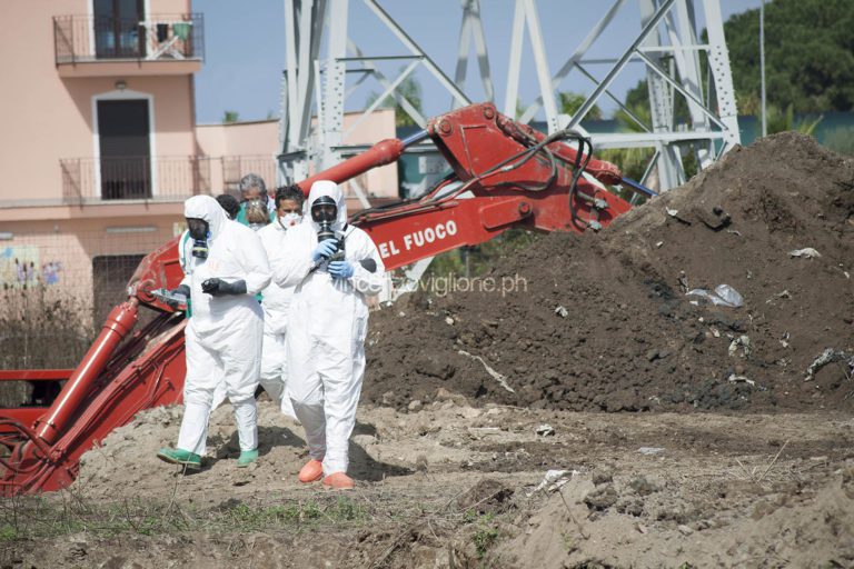 Sequestrato terreno in via Sondrio, si scava anche nella proprietà della Curia