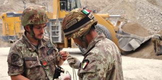 I genieri disinnescano bomba di aereo, evacuate mille persone