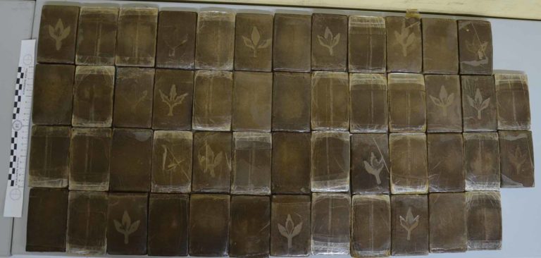 Droga: polizia smantella piazza spaccio a Frattamaggiore, tre arresti