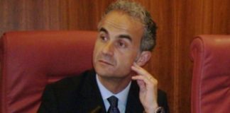 Rifiuti: in migliaia in corteo a Caserta, in testa don Patriciello. Sindaco contestato