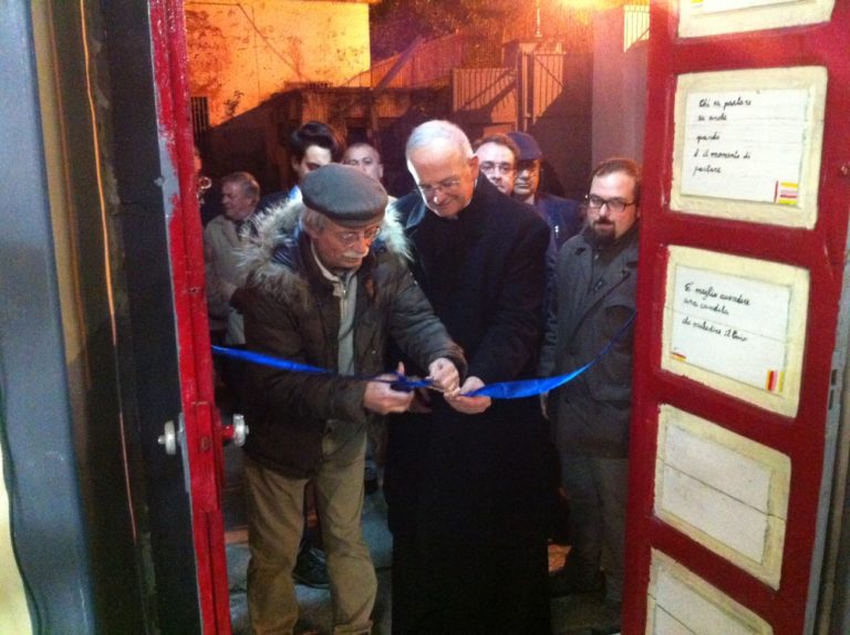 Aversa: il vescovo inaugura la libreria il Dono. Allegro a Sagliocco: ci ascolti