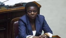 Proteste CasaPound a Salerno, ministro Kyenge: siamo in democrazia, si può fare