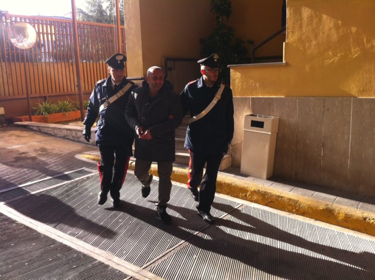 Aversa: 12 fermi per estorsioni, i nomi e le foto