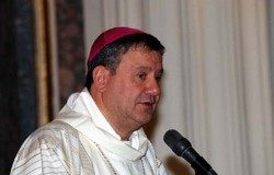 Terra dei fuochi, anatema del vescovo di Acerra: Erodi perpetrano nuova strage