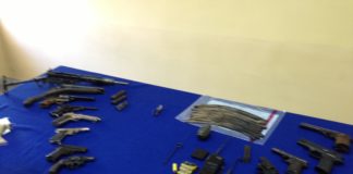 Clan Belforte, sequestrato arsenale: anche bomba a mano FOTO E VIDEO