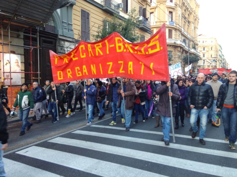 Riesame decide su misure cautelari, presidio dei precari Bros al Tribunale