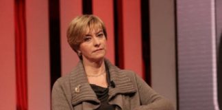 Militare 23enne si impicca nel Casertano, cordoglio ministro della Difesa Pinotti