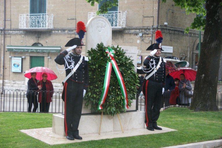 Un anno fa l’omicidio di Tiziano della Ratta, a Sant’Agata de’ Goti cerimonia per carabiniere ucciso durante rapina