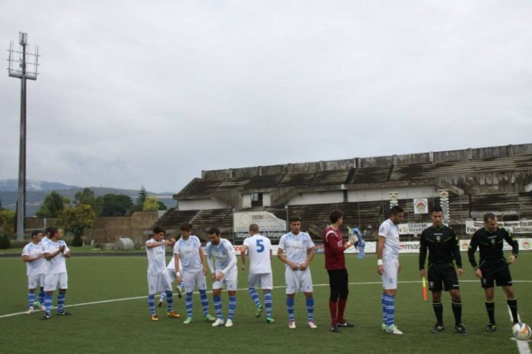 Cresce l’attesa per il derby Agropoli-Battipagliese, tutti allo stadio per aiutare Emanuele Scifo