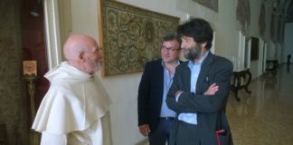 Napoli: Massimo Cacciari in visita a San Domenico Maggiore