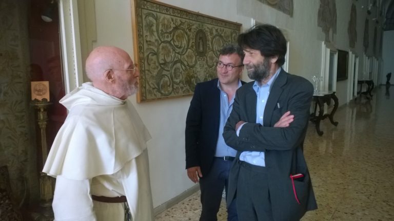 Napoli: Massimo Cacciari in visita a San Domenico Maggiore