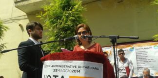 Carinaro: “Uniti per cambiare”, Daniela De Simone: “Scendete dal piedistallo!”