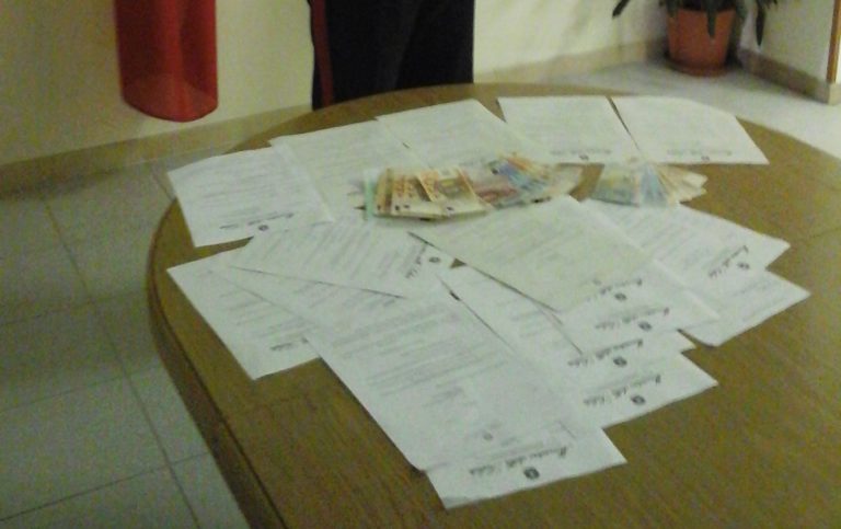 Si spaccia per funzionario dello Stato e promette posti di lavoro in cambio di denaro, arrestato