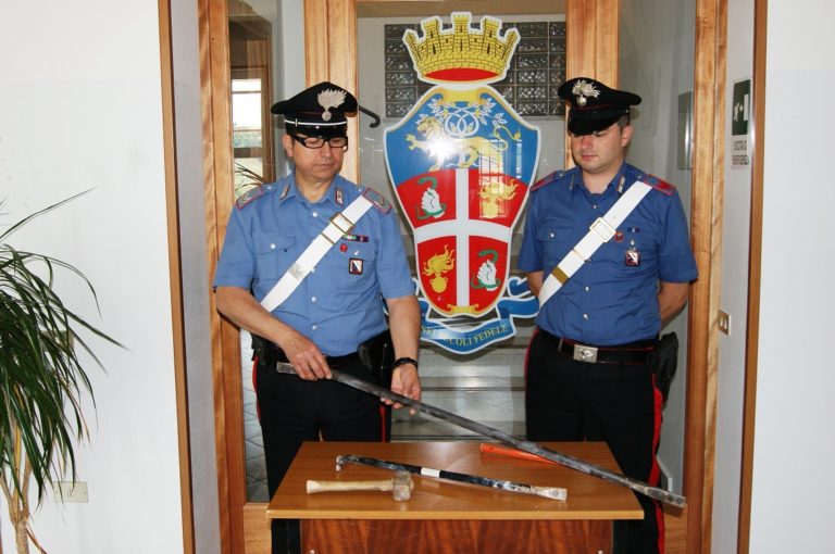 Tenta il colpo in una gioielleria del beneventano, incastrato da un’impronta digitale
