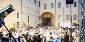 Napoli: in mille a San Domenico per l’omaggio a Massimo Troisi