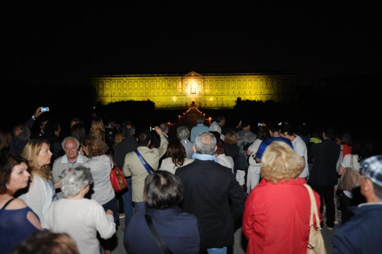 Percorsi di Luce: boom di visitatori alla Reggia di Caserta, doppi turni